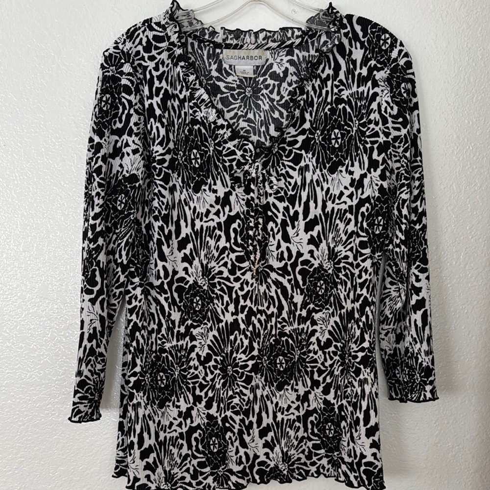 Sag Harbor Black and White Fitted Ribbed 3/4 Sleeve Blouse